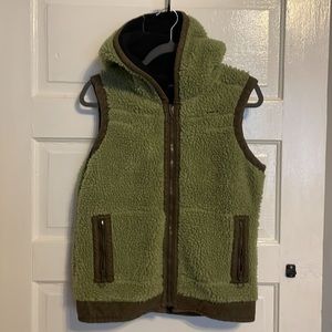 KAVU Sherpa vest